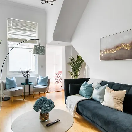 4Br 2Ba House By Livestay Short Lets & Serviced Accommodation London Near Oxford Circus With 2 Private Patios Exterior photo