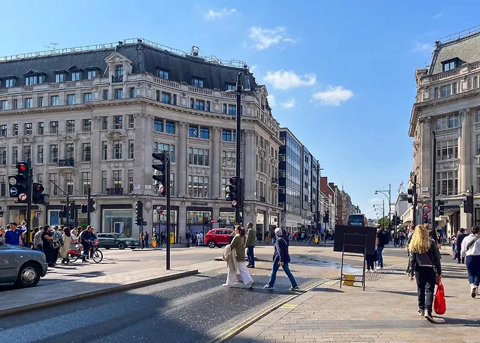 4Br 2Ba House By Livestay Short Lets & Serviced Accommodation London Near Oxford Circus With 2 Private Patios
