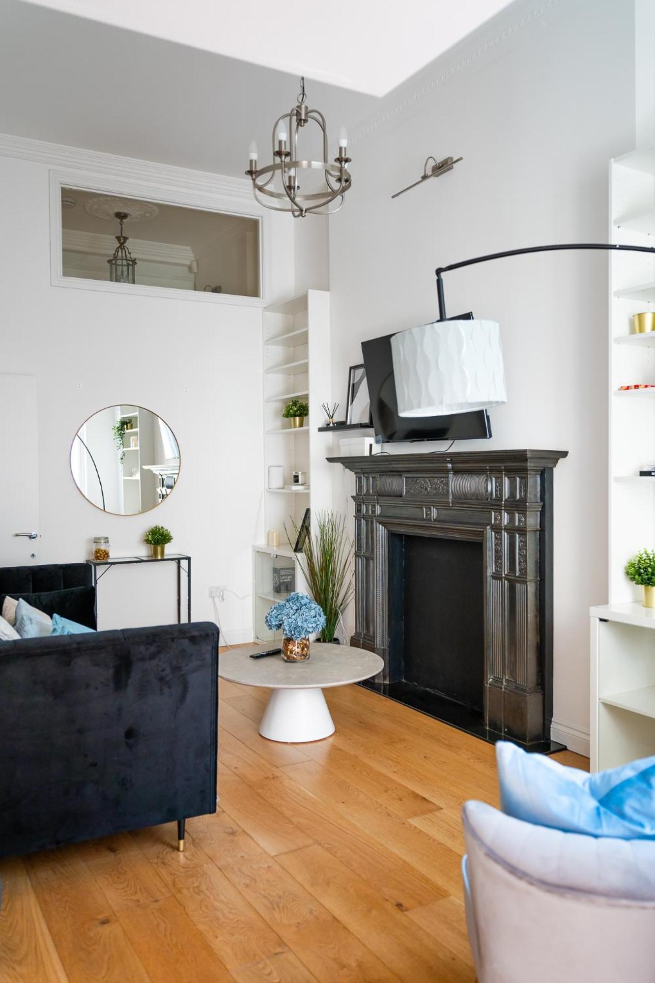 4br 2ba House By Livestay Short Lets & Serviced Near Oxford Circus With 2 Private Patios * London
