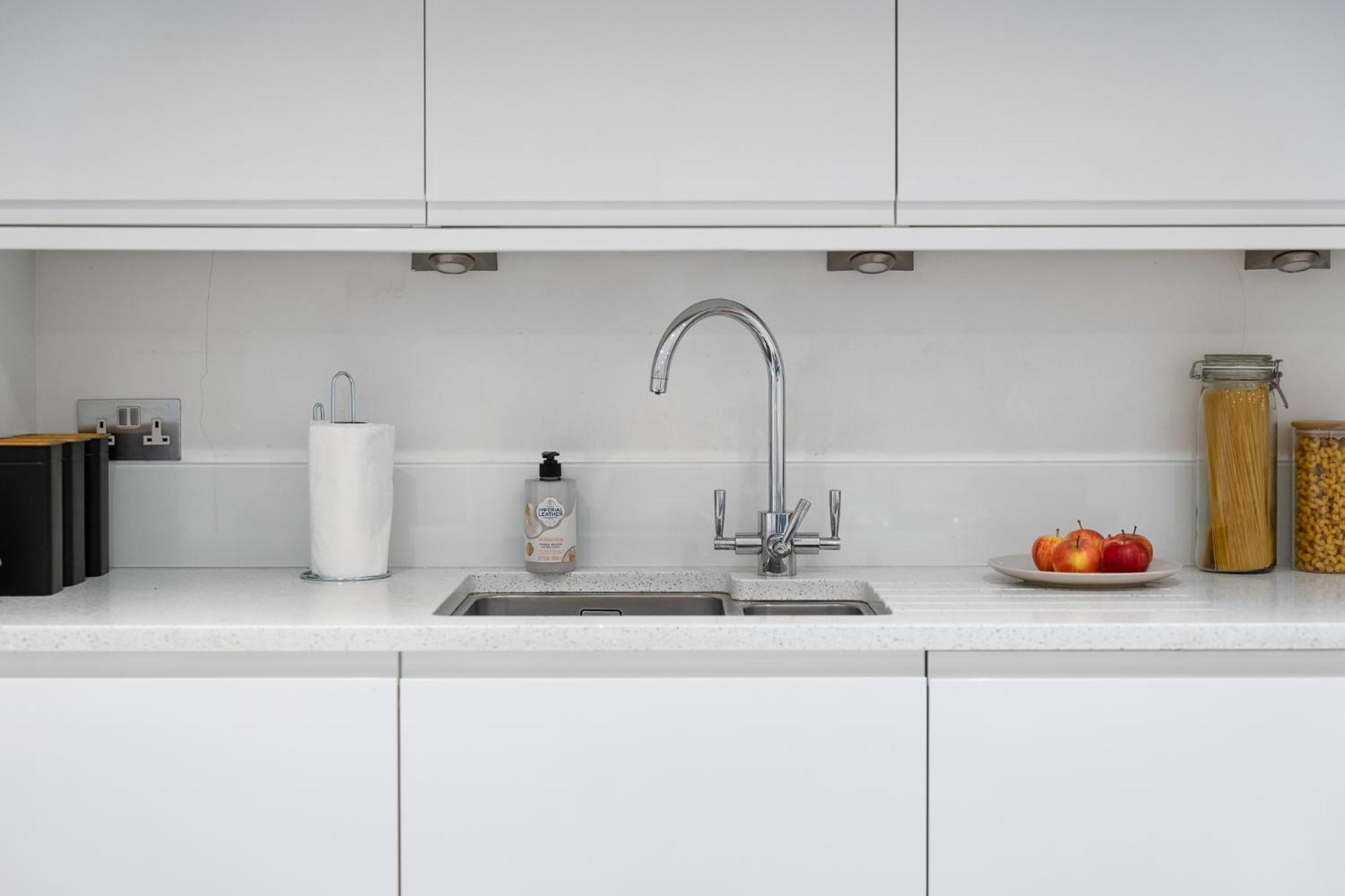 4br 2ba House By Livestay Short Lets & Serviced Near Oxford Circus With 2 Private Patios * London