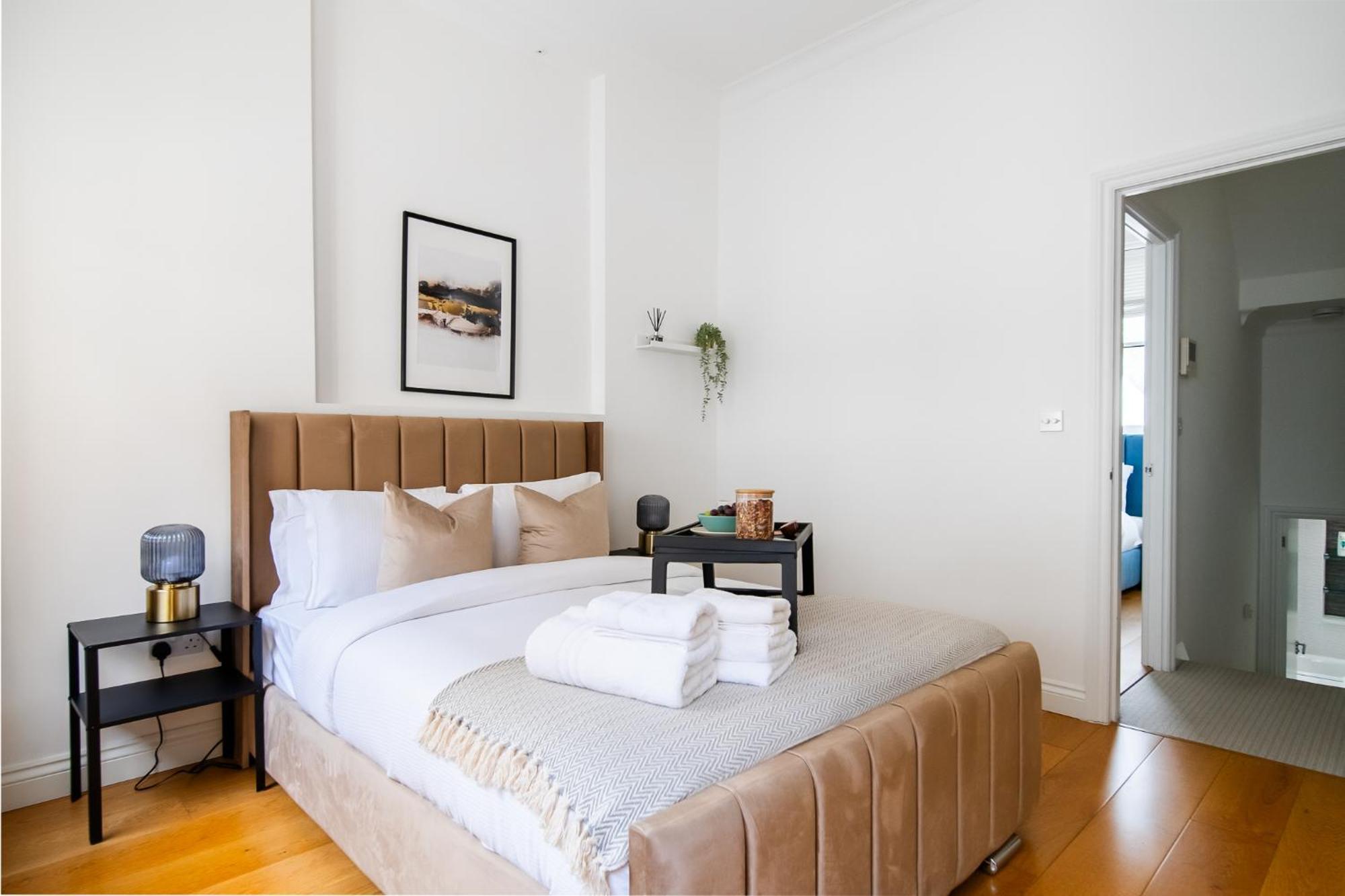 4br 2ba House By Livestay Short Lets & Serviced Near Oxford Circus With 2 Private Patios * London