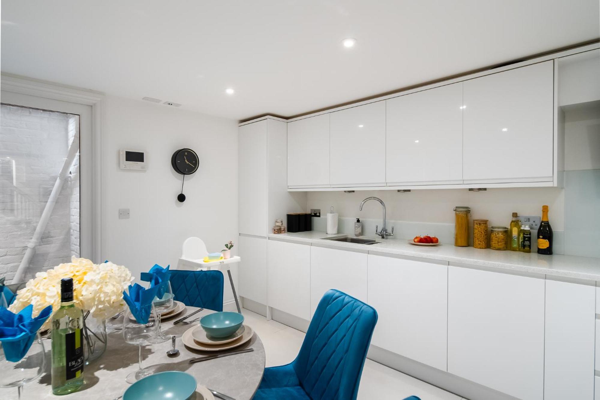 4br 2ba House By Livestay Short Lets & Serviced Near Oxford Circus With 2 Private Patios Holiday home