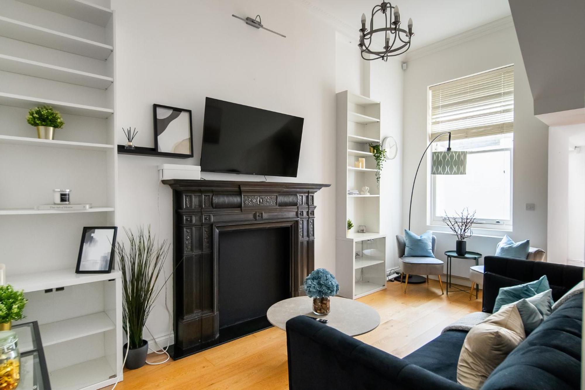 4br 2ba House By Livestay Short Lets & Serviced Near Oxford Circus With 2 Private Patios London