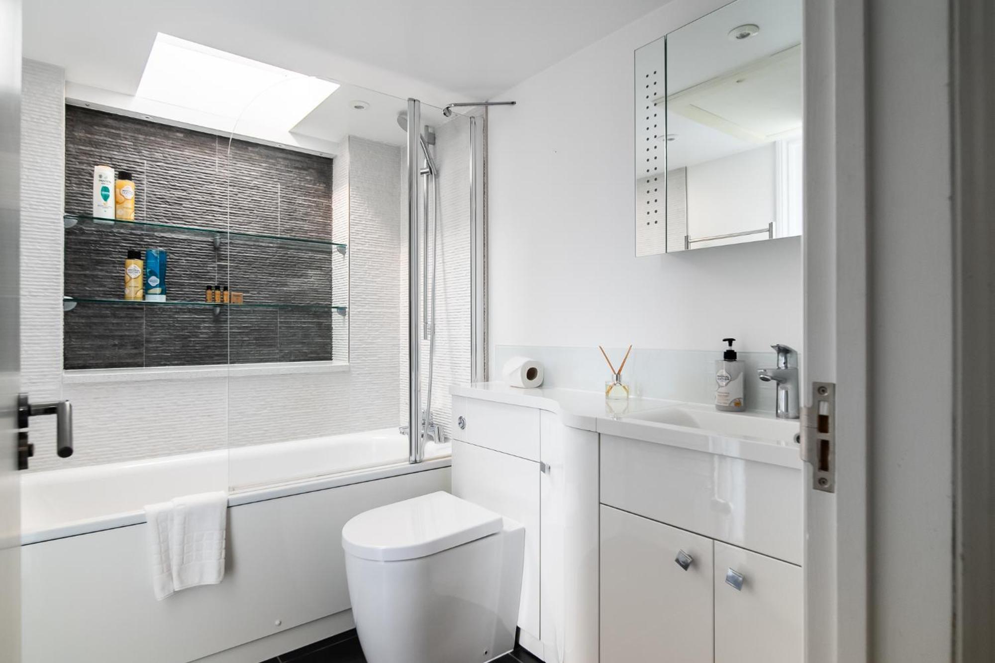 4br 2ba House By Livestay Short Lets & Serviced Near Oxford Circus With 2 Private Patios London